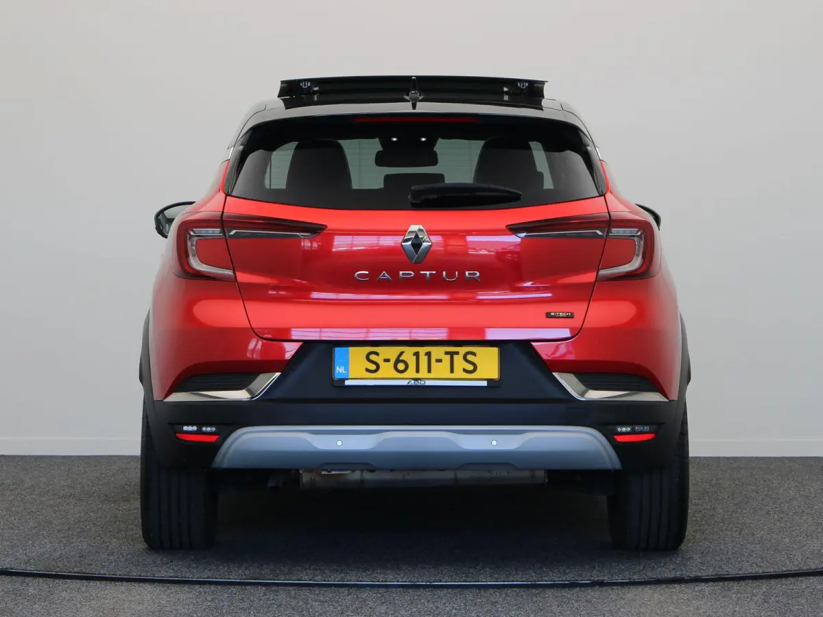 1.6 E-Tech full hybrid 145 techno | Cruise Control | Climate Control | Schuif/kanteldak | Licht Metalen Velgen | Half Lederen Bekleding | PDC sensoren voor/achter | Navigatie Systeem |