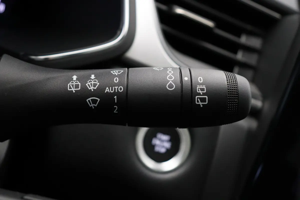 1.6 E-Tech full hybrid 145 techno | Cruise Control | Climate Control | Schuif/kanteldak | Licht Metalen Velgen | Half Lederen Bekleding | PDC sensoren voor/achter | Navigatie Systeem |