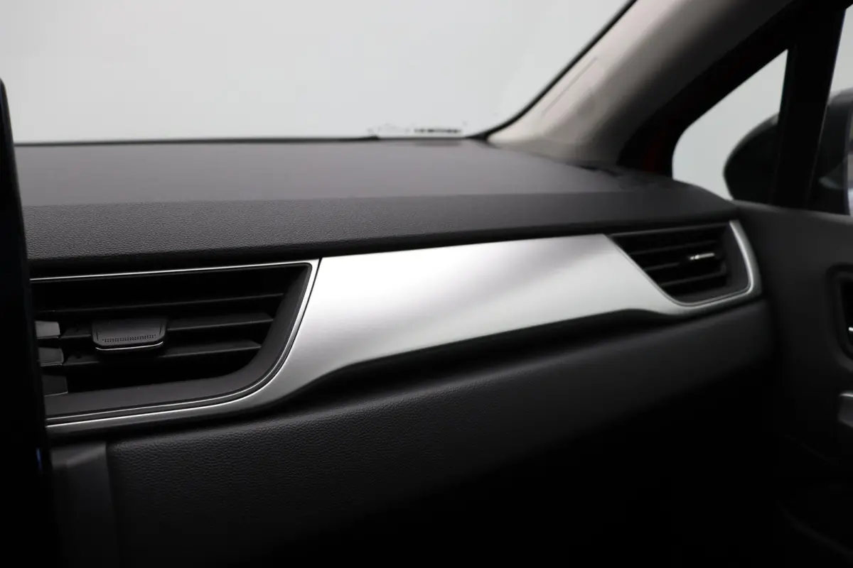 1.6 E-Tech full hybrid 145 techno | Cruise Control | Climate Control | Schuif/kanteldak | Licht Metalen Velgen | Half Lederen Bekleding | PDC sensoren voor/achter | Navigatie Systeem |