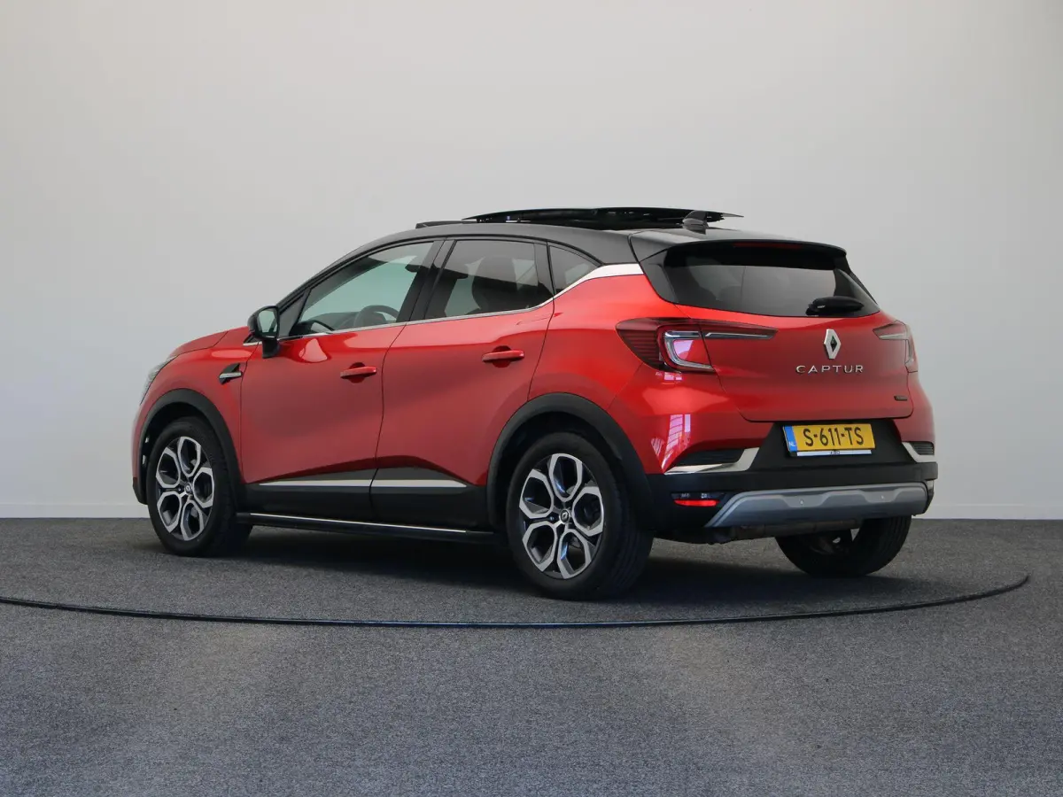 1.6 E-Tech full hybrid 145 techno | Cruise Control | Climate Control | Schuif/kanteldak | Licht Metalen Velgen | Half Lederen Bekleding | PDC sensoren voor/achter | Navigatie Systeem |