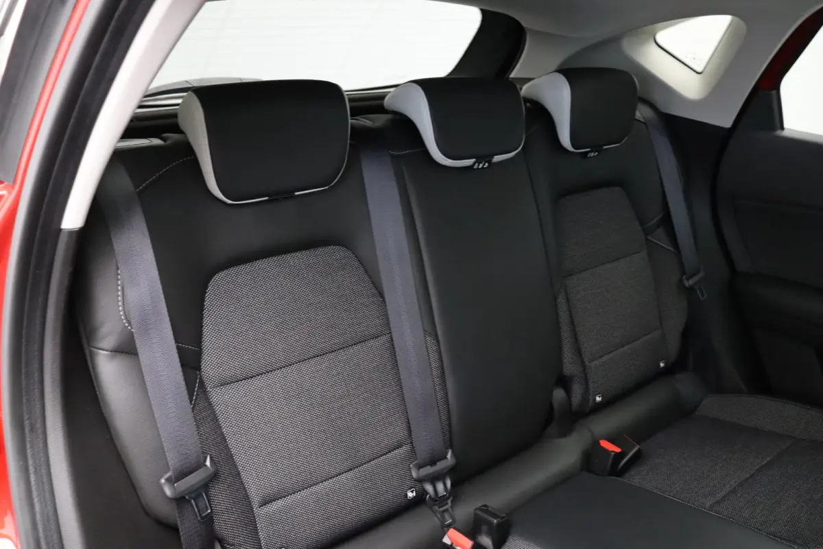 1.6 E-Tech full hybrid 145 techno | Cruise Control | Climate Control | Schuif/kanteldak | Licht Metalen Velgen | Half Lederen Bekleding | PDC sensoren voor/achter | Navigatie Systeem |