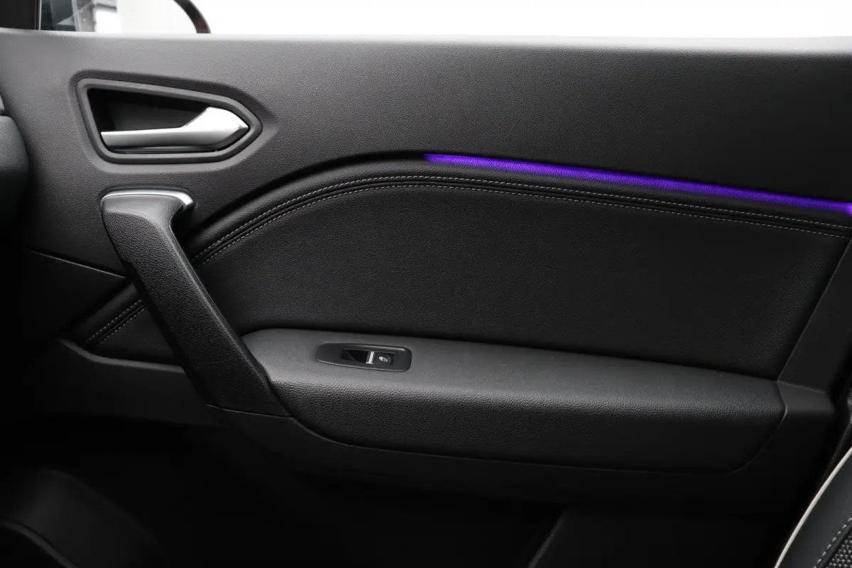 1.6 E-Tech full hybrid 145 techno | Cruise Control | Climate Control | Schuif/kanteldak | Licht Metalen Velgen | Half Lederen Bekleding | PDC sensoren voor/achter | Navigatie Systeem |