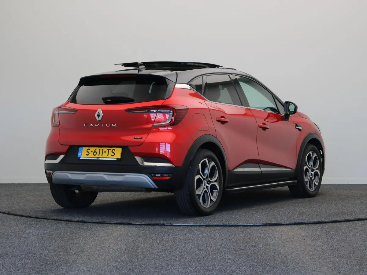 1.6 E-Tech full hybrid 145 techno | Cruise Control | Climate Control | Schuif/kanteldak | Licht Metalen Velgen | Half Lederen Bekleding | PDC sensoren voor/achter | Navigatie Systeem |