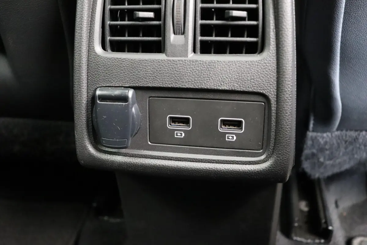 1.6 E-Tech full hybrid 145 techno | Cruise Control | Climate Control | Schuif/kanteldak | Licht Metalen Velgen | Half Lederen Bekleding | PDC sensoren voor/achter | Navigatie Systeem |