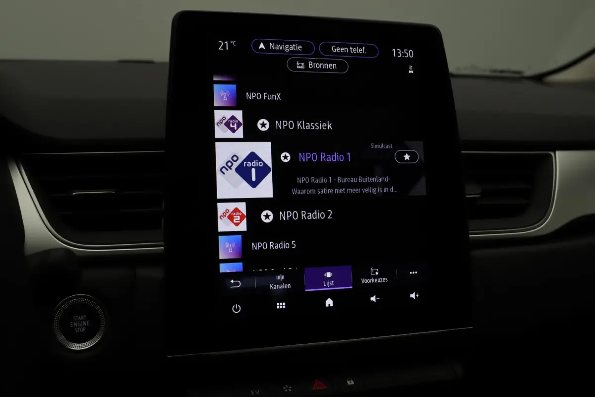 1.6 E-Tech full hybrid 145 techno | Cruise Control | Climate Control | Schuif/kanteldak | Licht Metalen Velgen | Half Lederen Bekleding | PDC sensoren voor/achter | Navigatie Systeem |