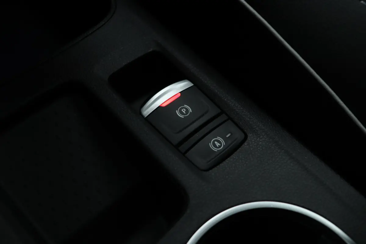 1.6 E-Tech full hybrid 145 techno | Cruise Control | Climate Control | Schuif/kanteldak | Licht Metalen Velgen | Half Lederen Bekleding | PDC sensoren voor/achter | Navigatie Systeem |