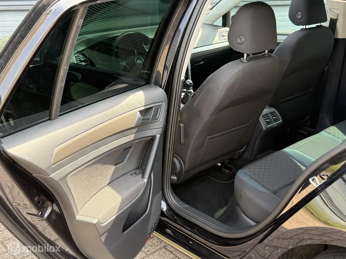 1.0 TSI Trendline - Pano - Keyless - ACC - Blindspot -