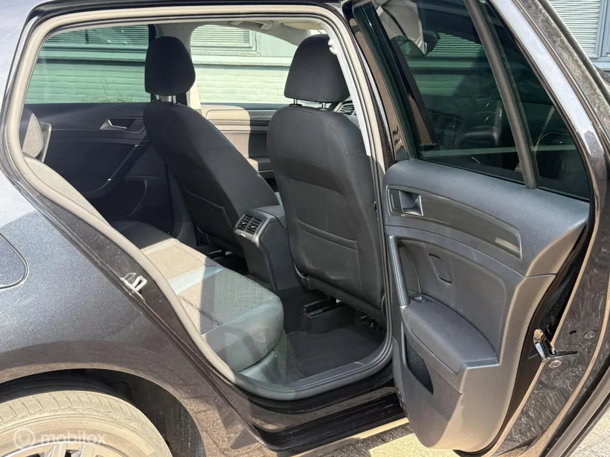 1.0 TSI Trendline - Pano - Keyless - ACC - Blindspot -