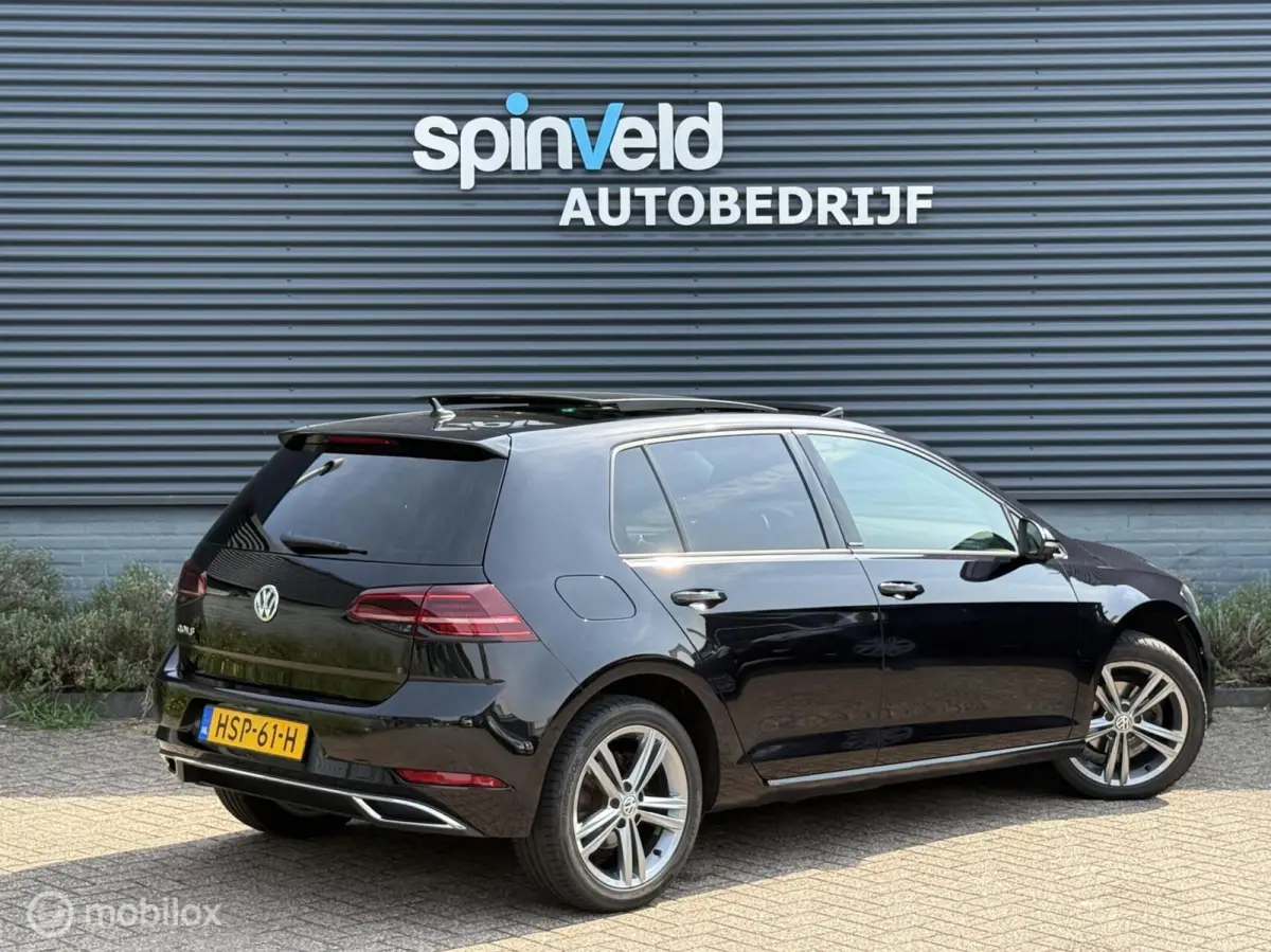 1.0 TSI Trendline - Pano - Keyless - ACC - Blindspot -