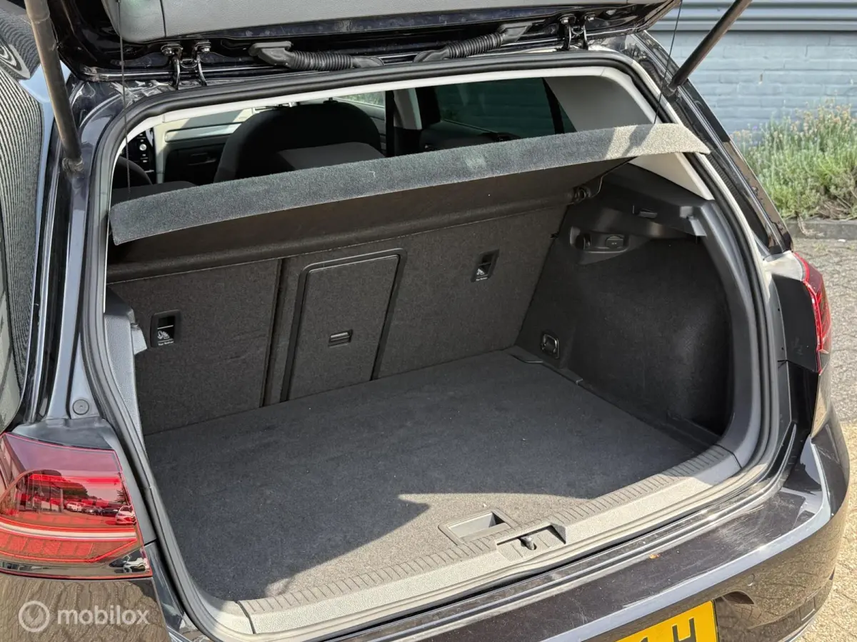 1.0 TSI Trendline - Pano - Keyless - ACC - Blindspot -