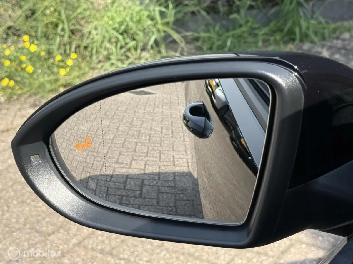 1.0 TSI Trendline - Pano - Keyless - ACC - Blindspot -
