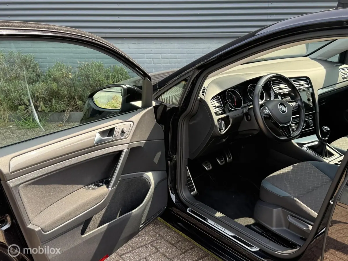 1.0 TSI Trendline - Pano - Keyless - ACC - Blindspot -