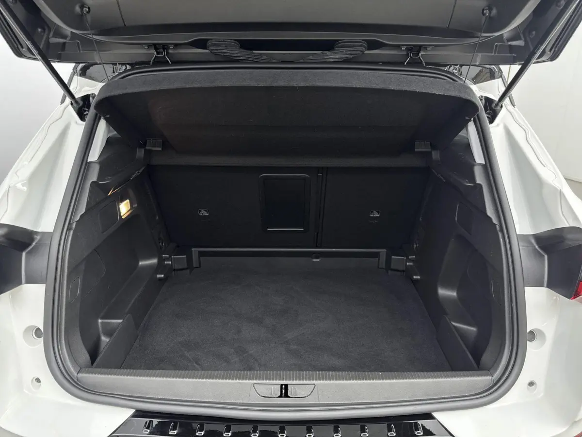 1.2 130pk Turbo GS Line | Automaat | Lichtmetalen velgen | Stoelverwarming | Camera | Navigatie |