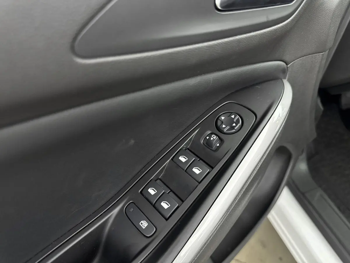 1.2 130pk Turbo GS Line | Automaat | Lichtmetalen velgen | Stoelverwarming | Camera | Navigatie |