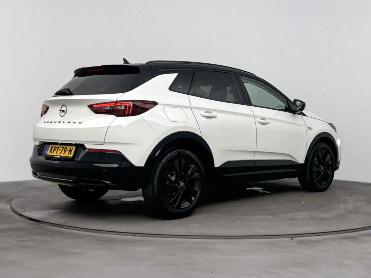 1.2 130pk Turbo GS Line | Automaat | Lichtmetalen velgen | Stoelverwarming | Camera | Navigatie |