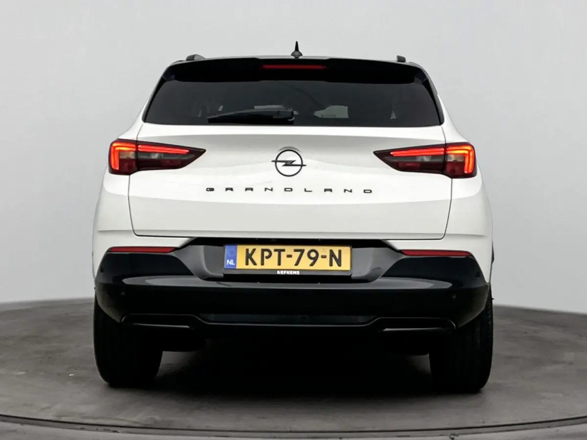 1.2 130pk Turbo GS Line | Automaat | Lichtmetalen velgen | Stoelverwarming | Camera | Navigatie |