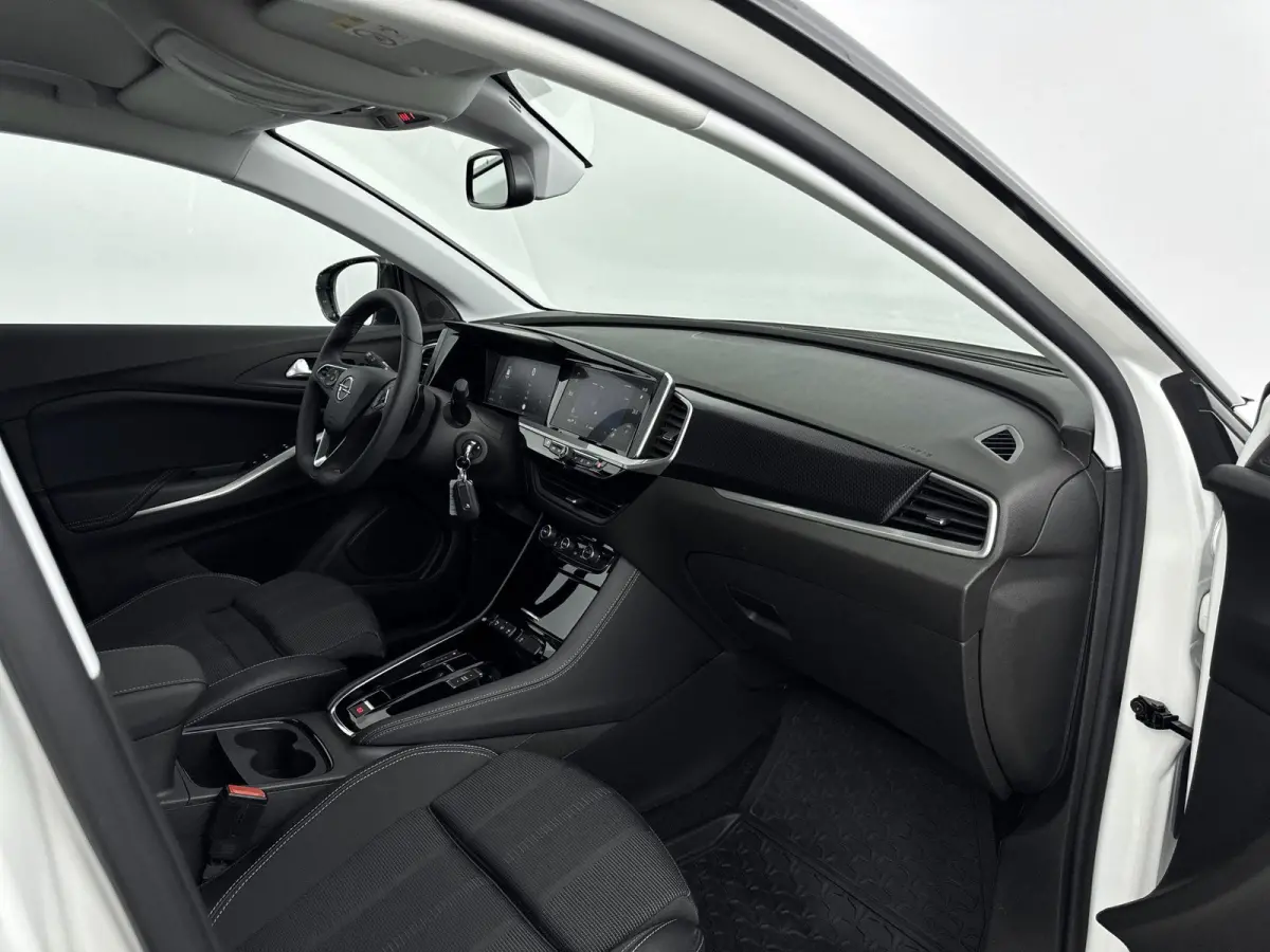 1.2 130pk Turbo GS Line | Automaat | Lichtmetalen velgen | Stoelverwarming | Camera | Navigatie |