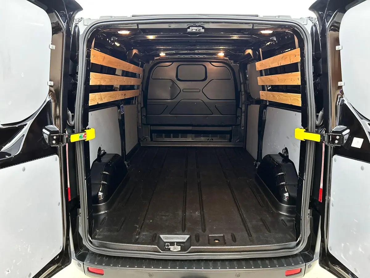 300 2.0 TDCI L2H1 Trend Automaat Airco Navigatie Cruisecontrol Camera Parkeersensoren Trekhaak