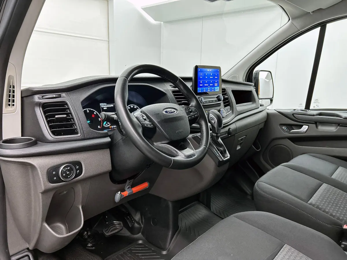 300 2.0 TDCI L2H1 Trend Automaat Airco Navigatie Cruisecontrol Camera Parkeersensoren Trekhaak