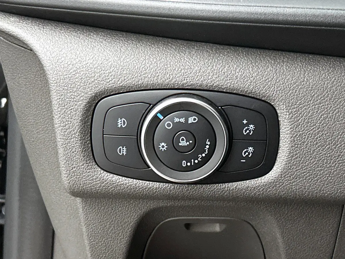 300 2.0 TDCI L2H1 Trend Automaat Airco Navigatie Cruisecontrol Camera Parkeersensoren Trekhaak