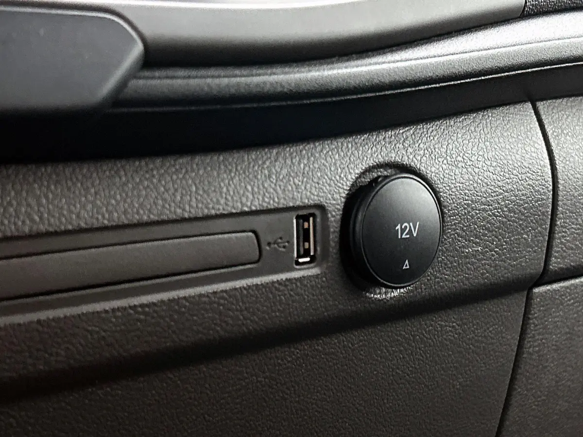 300 2.0 TDCI L2H1 Trend Automaat Airco Navigatie Cruisecontrol Camera Parkeersensoren Trekhaak
