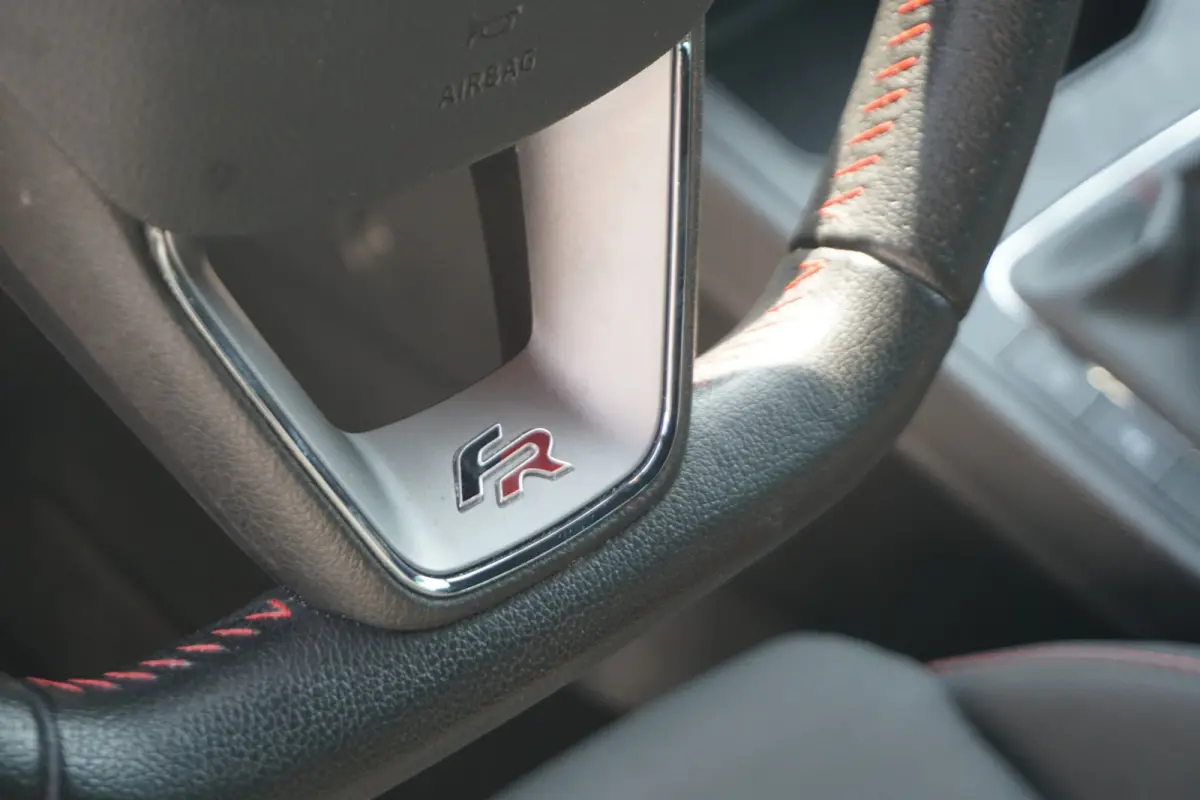 1.0 TSI FR Intense | CAMERA | CARPLAY | NAVI | ECC | 18 INCH |
