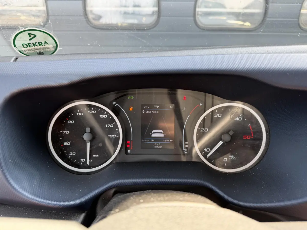 35C18H 3.0 410 Oprijwagen | 180 PK | Trekhaak | Dubbel Lucht | Tachograaf | Lier | DAB | Climate Control |