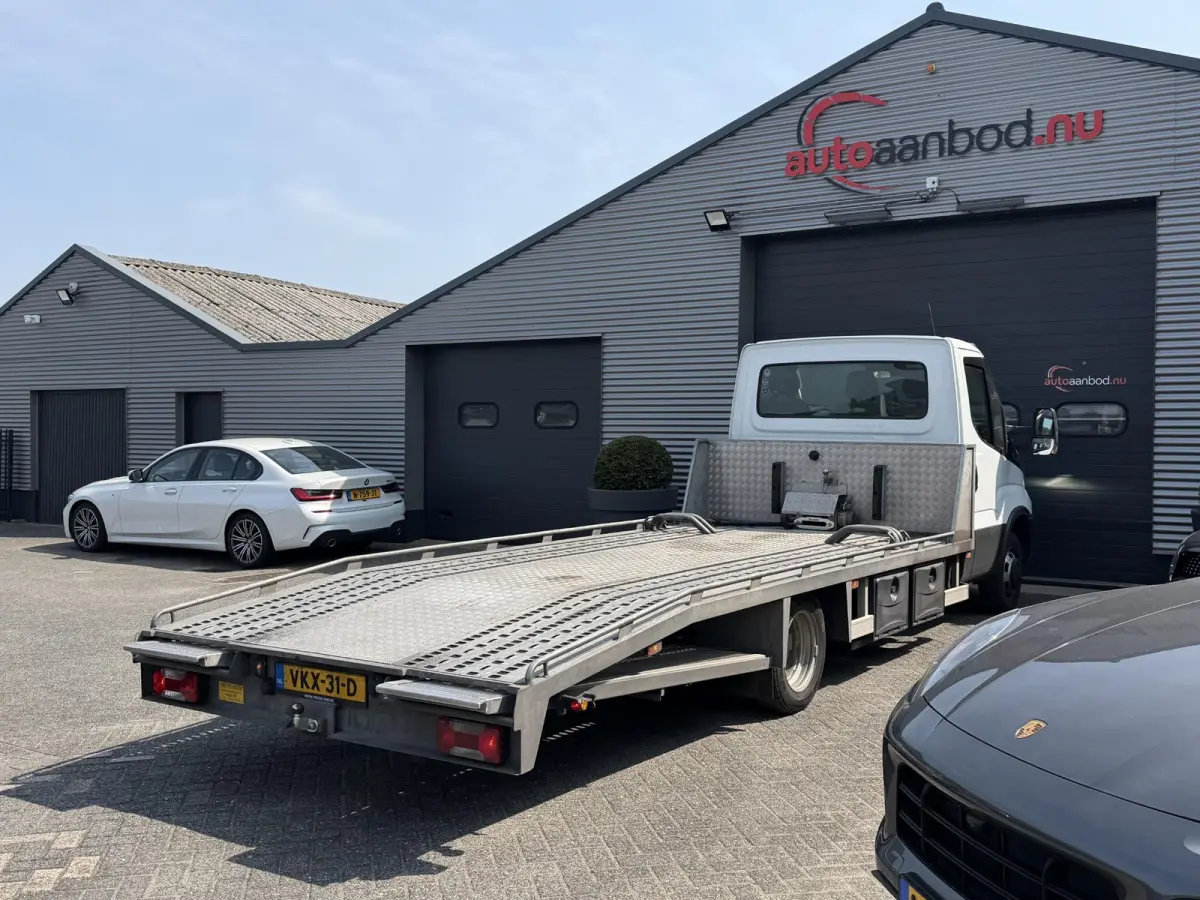 35C18H 3.0 410 Oprijwagen | 180 PK | Trekhaak | Dubbel Lucht | Tachograaf | Lier | DAB | Climate Control |