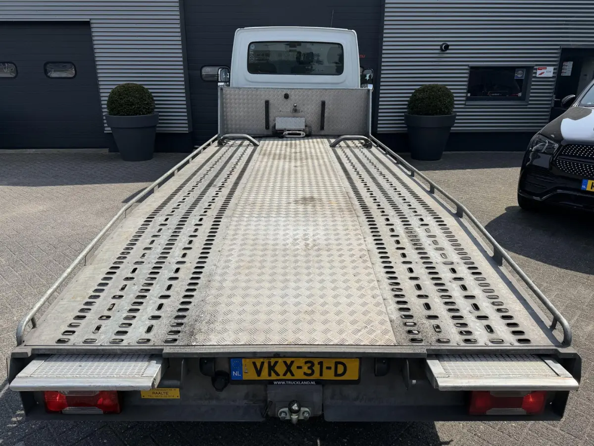35C18H 3.0 410 Oprijwagen | 180 PK | Trekhaak | Dubbel Lucht | Tachograaf | Lier | DAB | Climate Control |