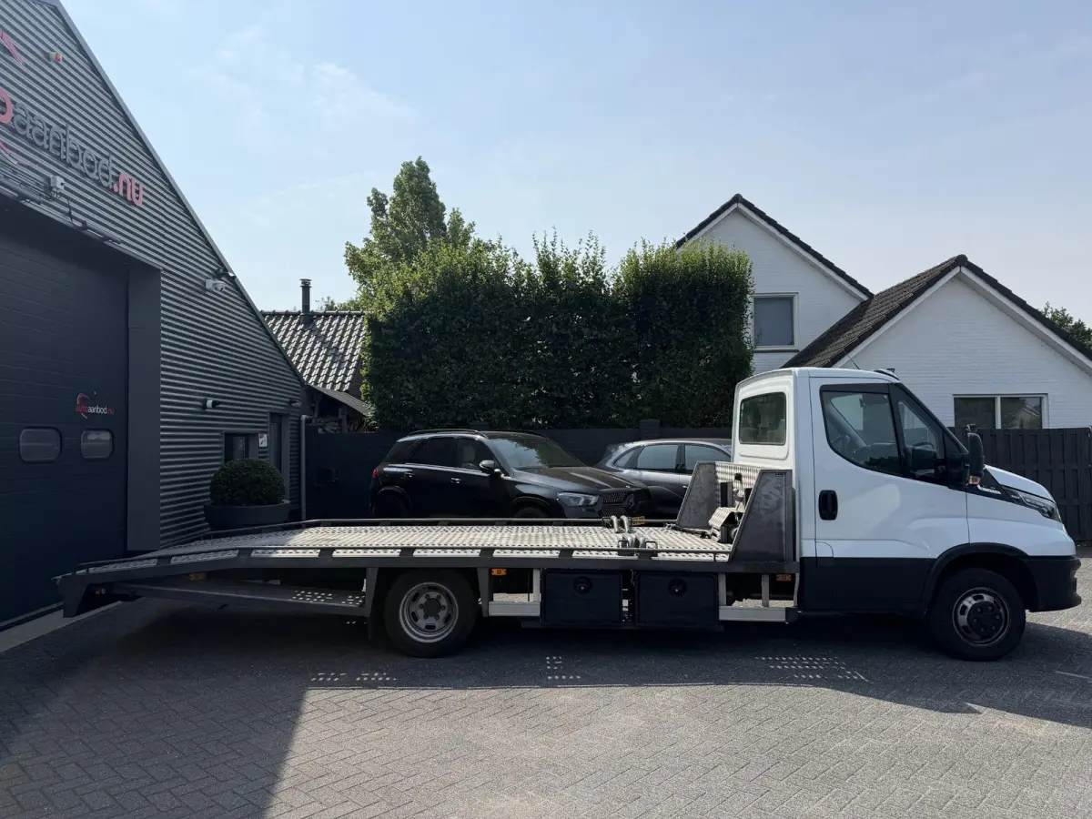 35C18H 3.0 410 Oprijwagen | 180 PK | Trekhaak | Dubbel Lucht | Tachograaf | Lier | DAB | Climate Control |