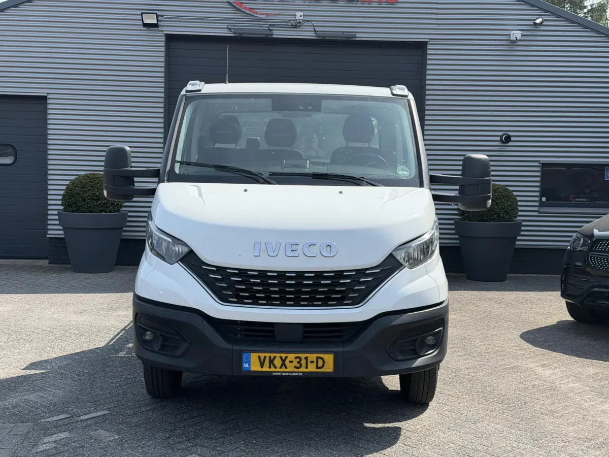 35C18H 3.0 410 Oprijwagen | 180 PK | Trekhaak | Dubbel Lucht | Tachograaf | Lier | DAB | Climate Control |