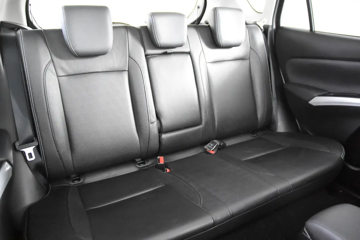 SX4 S.Cross Automaat *Navigatie*Leer*Panoramadak*Trekhaak*Stoelverwarming*