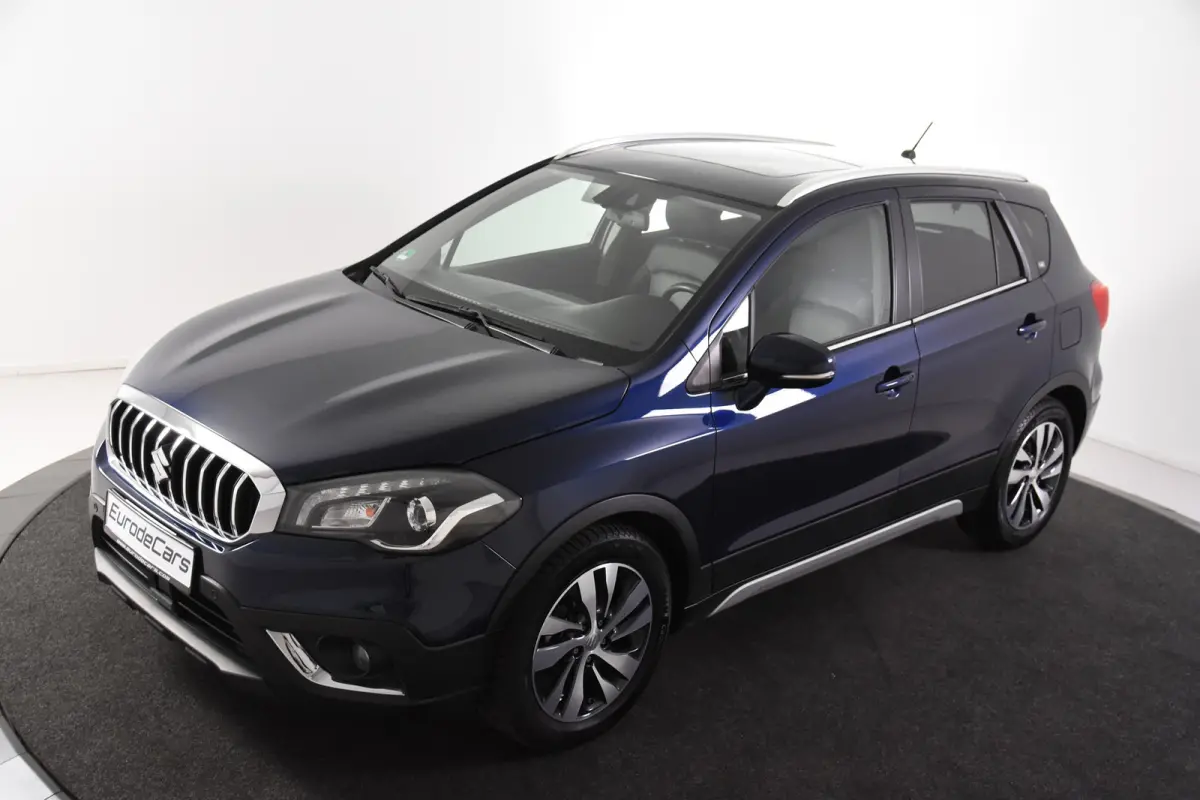 SX4 S.Cross Automaat *Navigatie*Leer*Panoramadak*Trekhaak*Stoelverwarming*