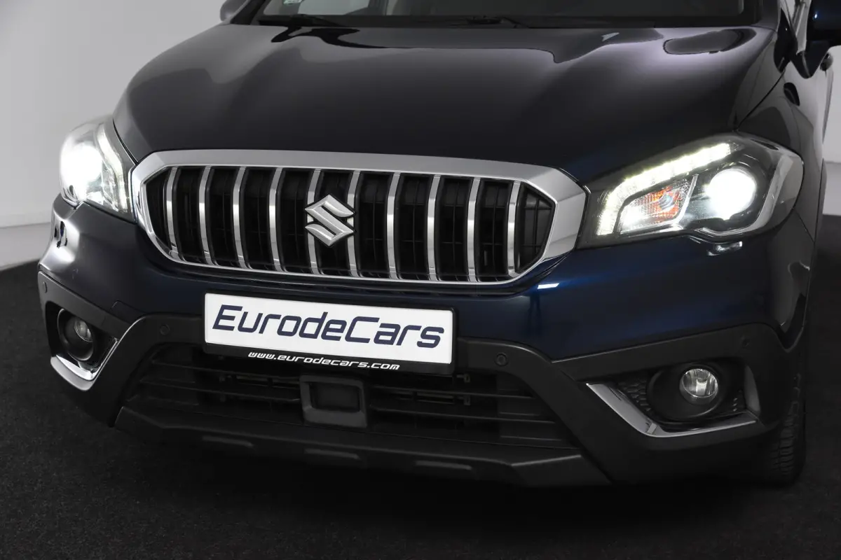 SX4 S.Cross Automaat *Navigatie*Leer*Panoramadak*Trekhaak*Stoelverwarming*