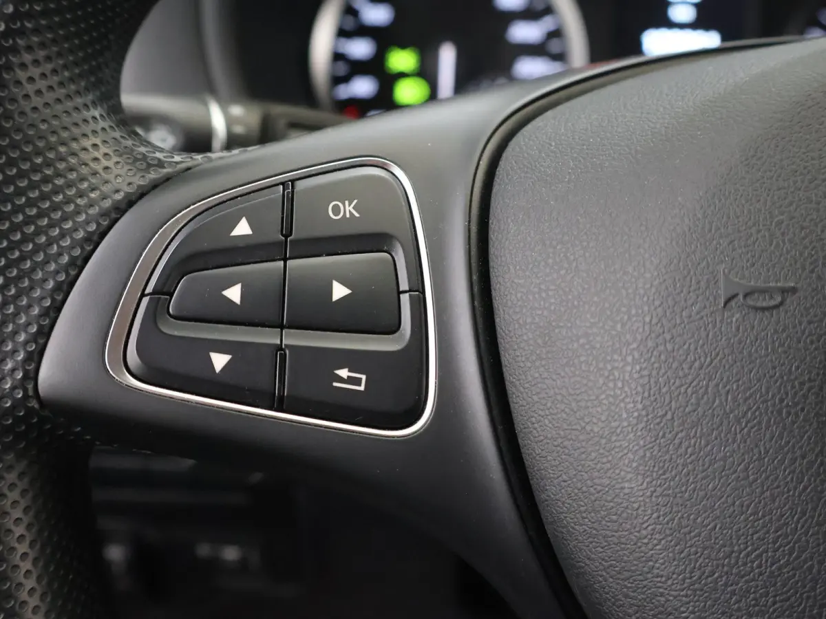 114 CDI L1 | Parkeerpakket met Achteruitrijcamera | Spiegelpakket | Klasse 3 Alarm | Stoelverwarming | Bestuurdersstoel Comfort | Cruisecontrol | Achterdeuren 270° | Certified |