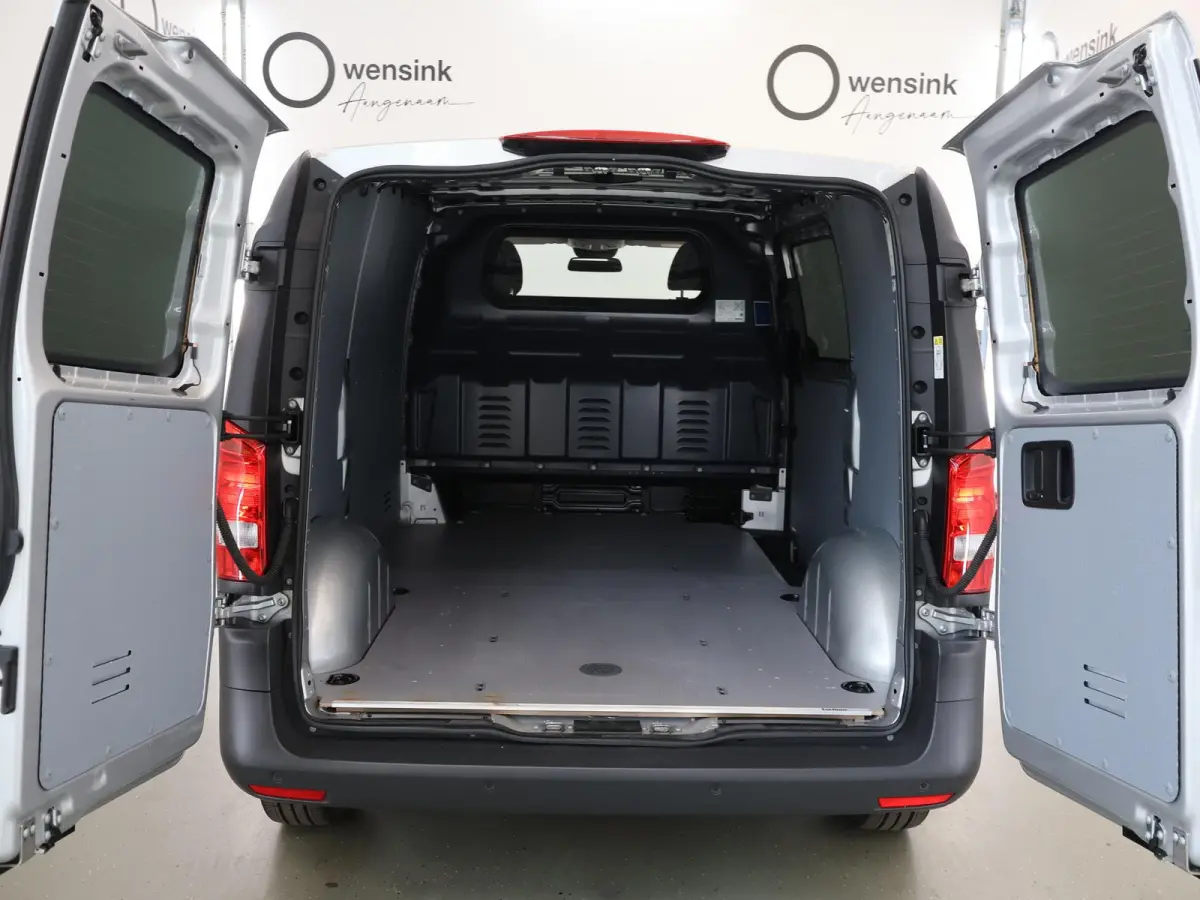 114 CDI L1 | Parkeerpakket met Achteruitrijcamera | Spiegelpakket | Klasse 3 Alarm | Stoelverwarming | Bestuurdersstoel Comfort | Cruisecontrol | Achterdeuren 270° | Certified |