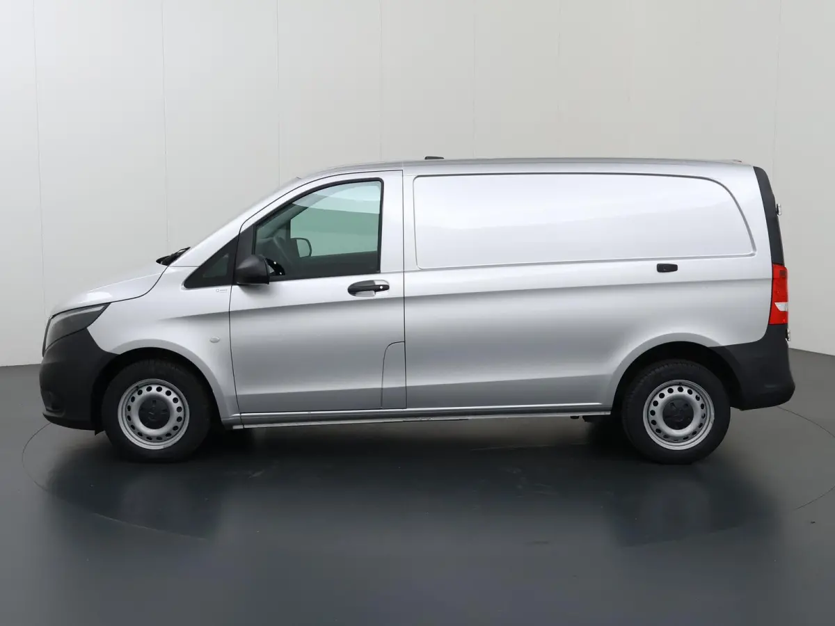 114 CDI L1 | Parkeerpakket met Achteruitrijcamera | Spiegelpakket | Klasse 3 Alarm | Stoelverwarming | Bestuurdersstoel Comfort | Cruisecontrol | Achterdeuren 270° | Certified |