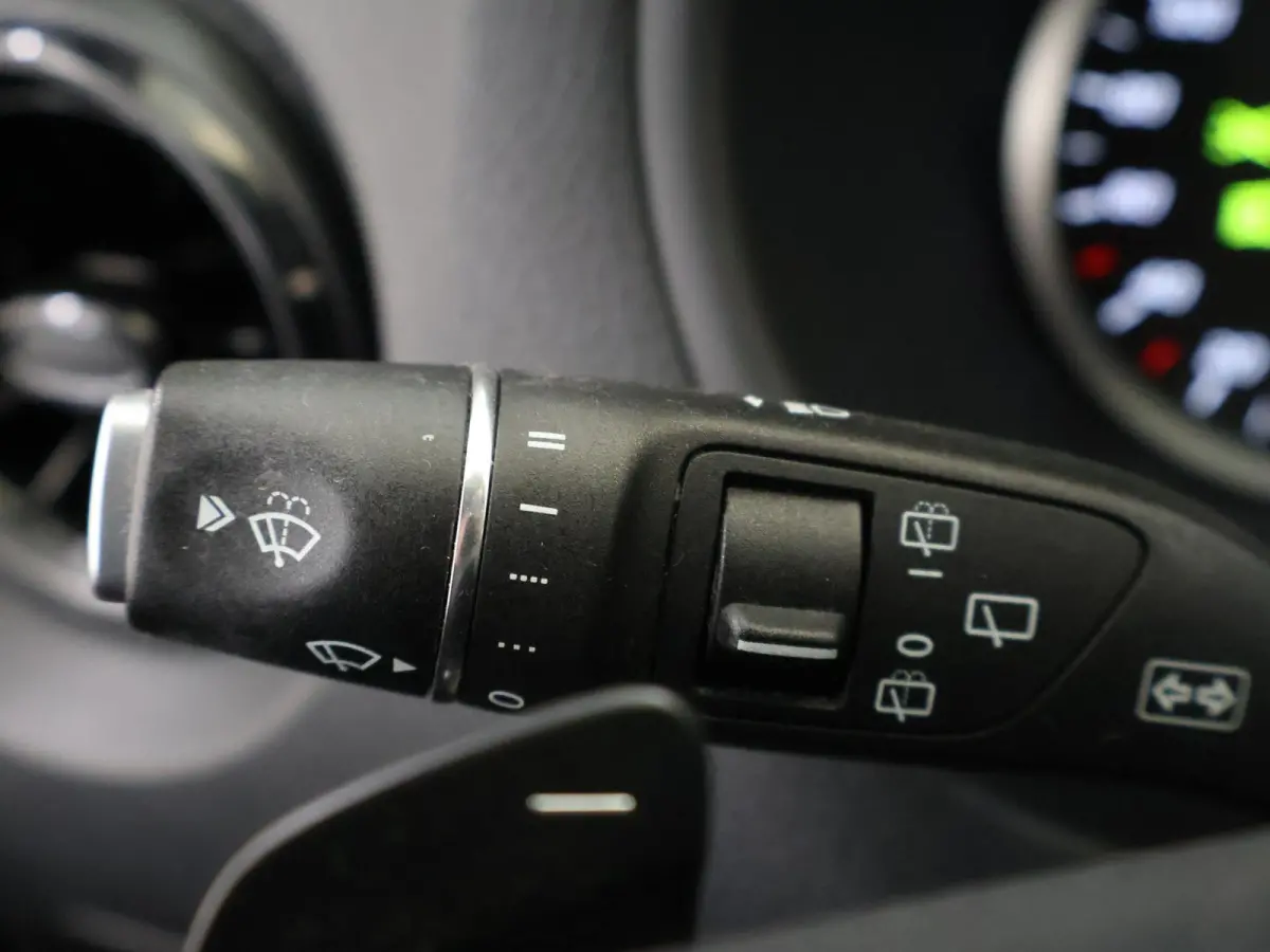 114 CDI L1 | Parkeerpakket met Achteruitrijcamera | Spiegelpakket | Klasse 3 Alarm | Stoelverwarming | Bestuurdersstoel Comfort | Cruisecontrol | Achterdeuren 270° | Certified |