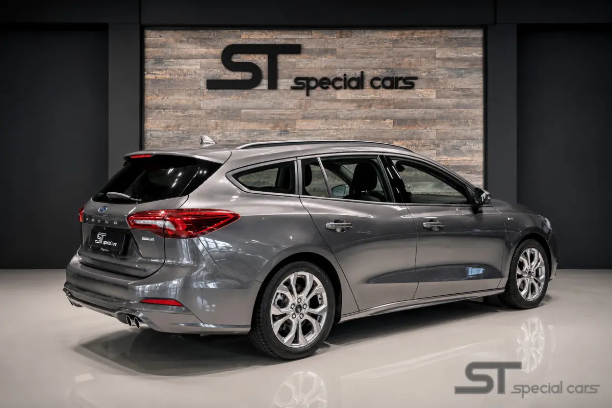 1.0 EcoBoost Hybrid ST Line|ACC|LED|Winter