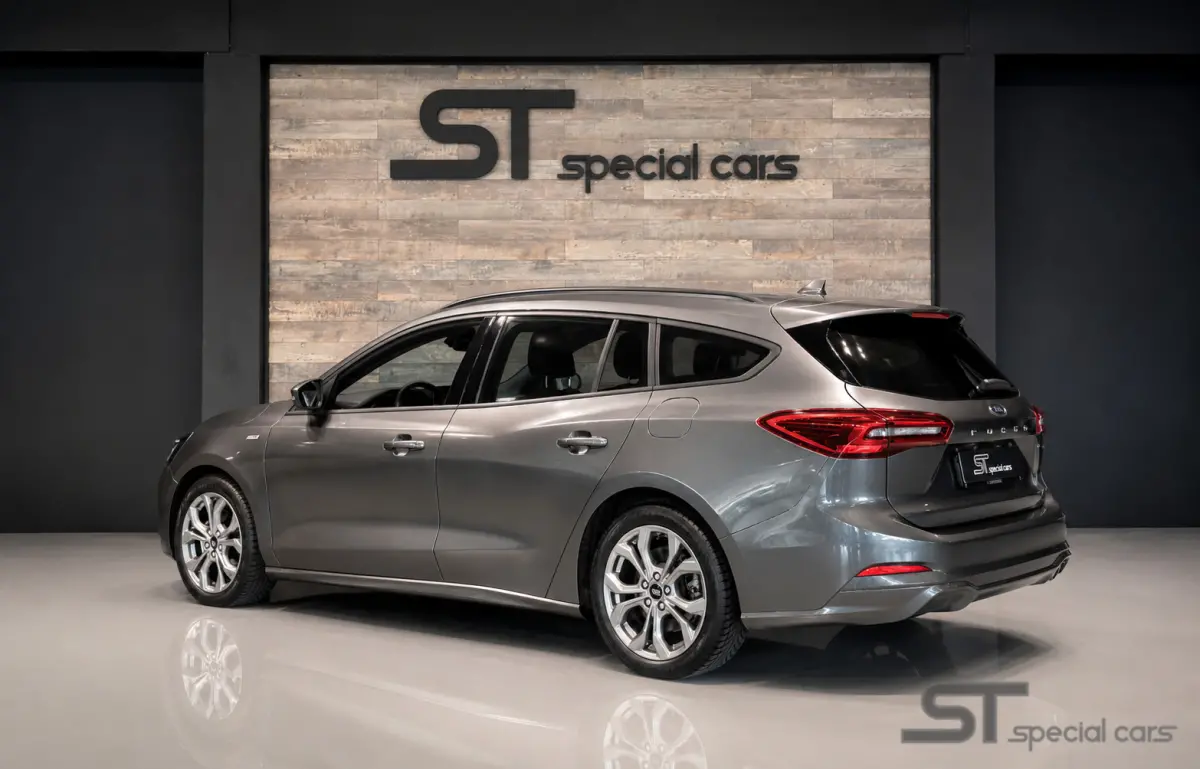 1.0 EcoBoost Hybrid ST Line|ACC|LED|Winter