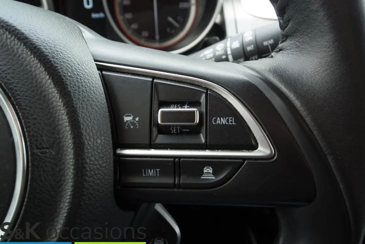 1.2 Style Hybrid ACC Apple Car Play Keyless