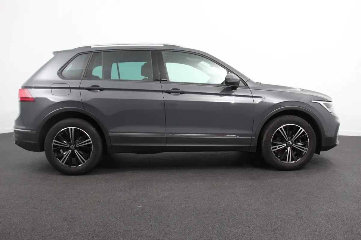 1.5 TSI DSG Active Navigatie Climate Control Adaptive Cruise Camera Control Led Dab Stoelverwarming Lichtmetalen Velgen