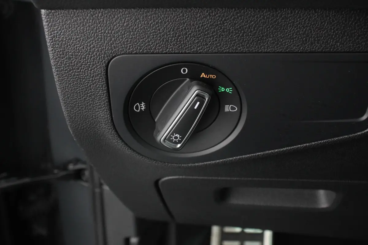 1.5 TSI DSG Active Navigatie Climate Control Adaptive Cruise Camera Control Led Dab Stoelverwarming Lichtmetalen Velgen