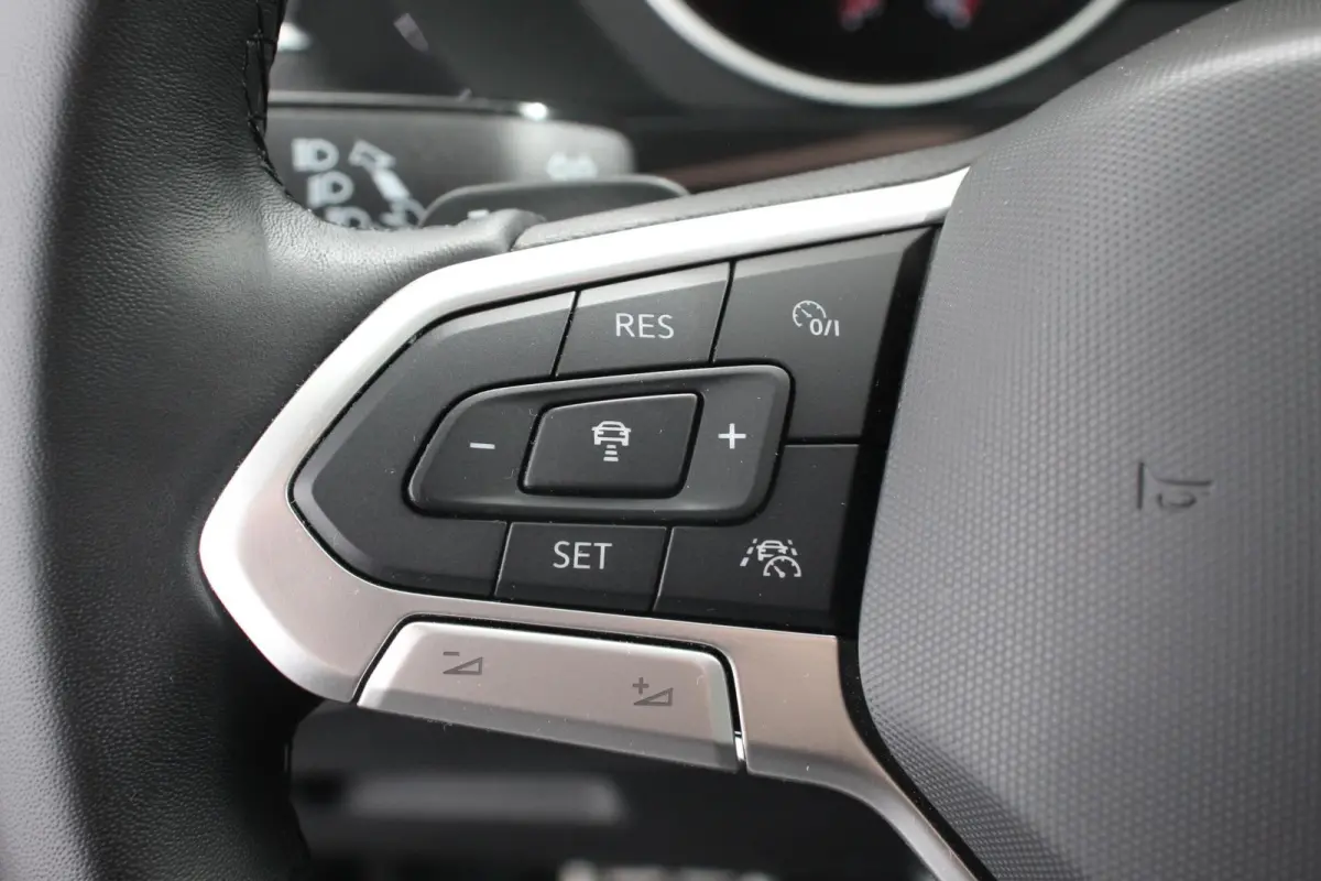 1.5 TSI DSG Active Navigatie Climate Control Adaptive Cruise Camera Control Led Dab Stoelverwarming Lichtmetalen Velgen