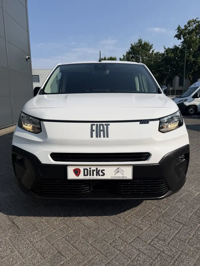 100pk L2 1000kg (Laadruimte betimmering - Camera - Airco - Navigatie - Parkeersensoren V+A - Digitale spiegel - Moduwork - Apple Carplay)