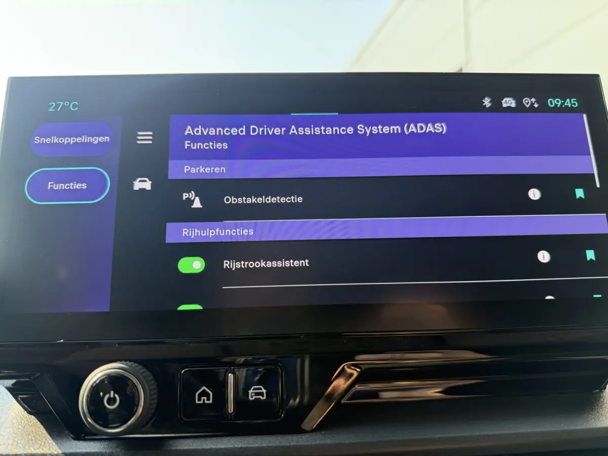 100pk L2 1000kg (Laadruimte betimmering - Camera - Airco - Navigatie - Parkeersensoren V+A - Digitale spiegel - Moduwork - Apple Carplay)
