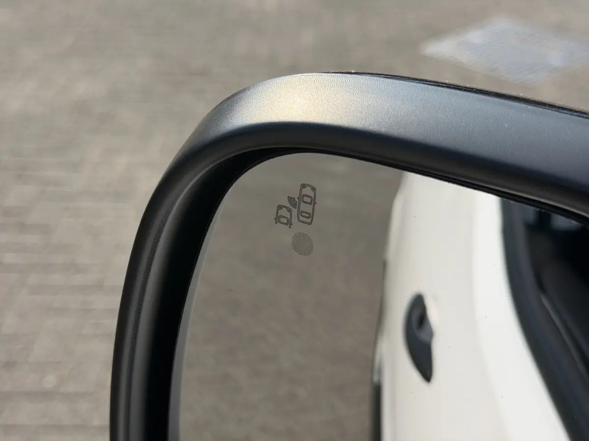 100pk L2 1000kg (Laadruimte betimmering - Camera - Airco - Navigatie - Parkeersensoren V+A - Digitale spiegel - Moduwork - Apple Carplay)