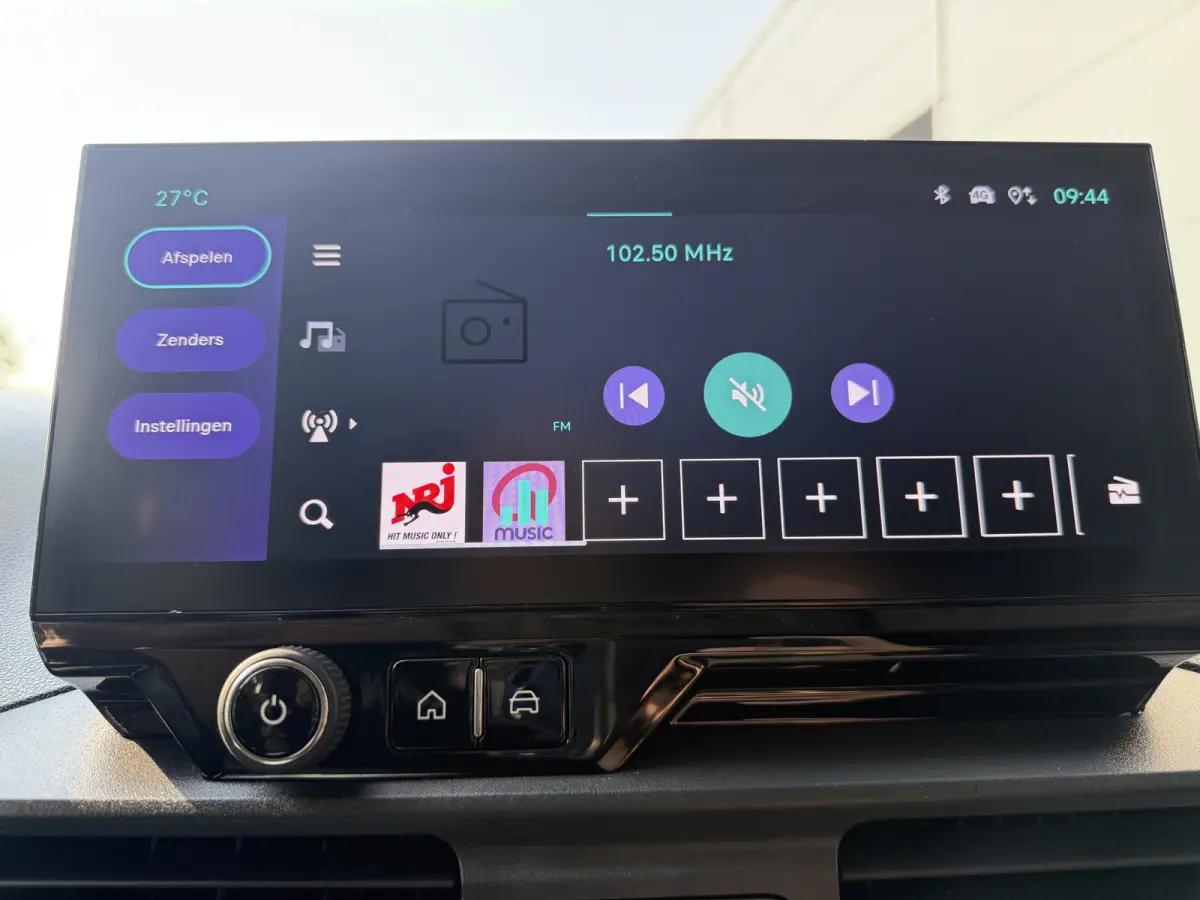 100pk L2 1000kg (Laadruimte betimmering - Camera - Airco - Navigatie - Parkeersensoren V+A - Digitale spiegel - Moduwork - Apple Carplay)