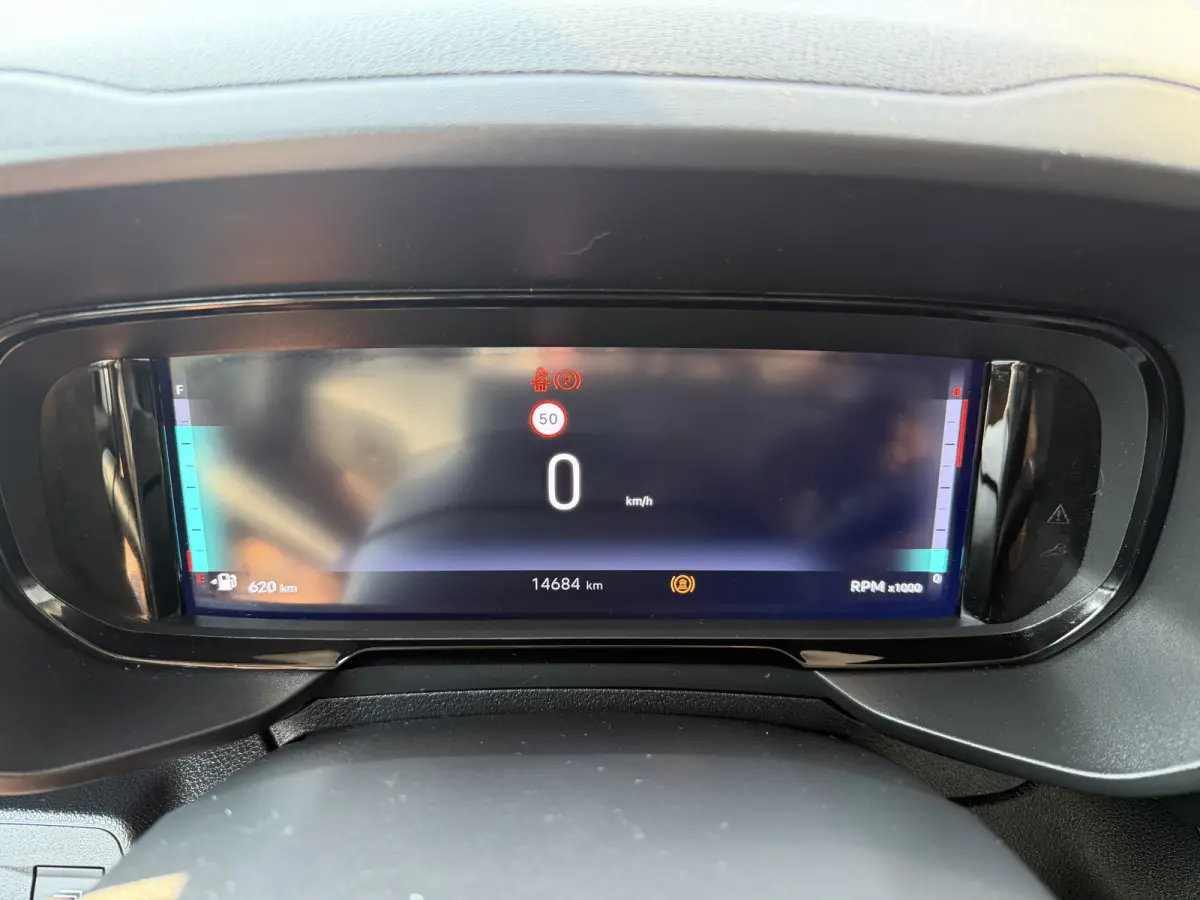 100pk L2 1000kg (Laadruimte betimmering - Camera - Airco - Navigatie - Parkeersensoren V+A - Digitale spiegel - Moduwork - Apple Carplay)