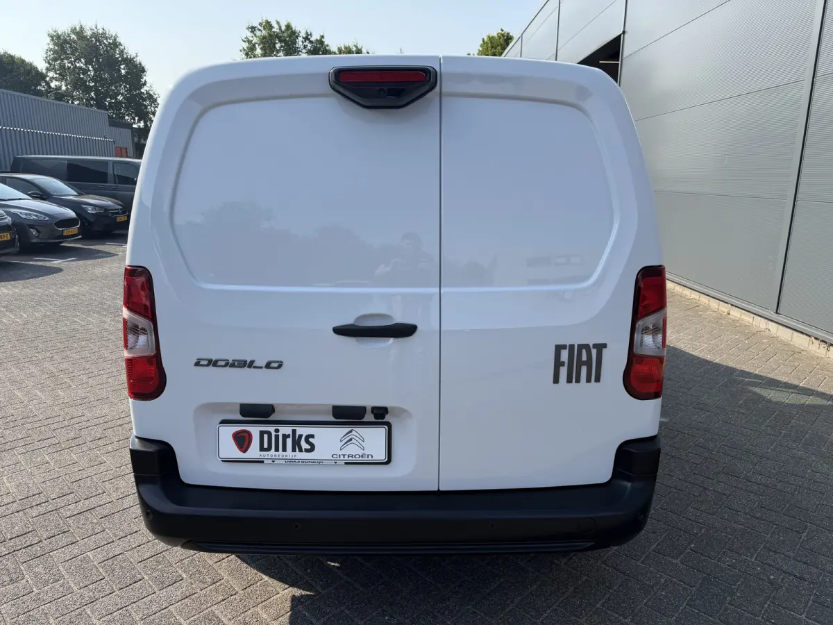 100pk L2 1000kg (Laadruimte betimmering - Camera - Airco - Navigatie - Parkeersensoren V+A - Digitale spiegel - Moduwork - Apple Carplay)